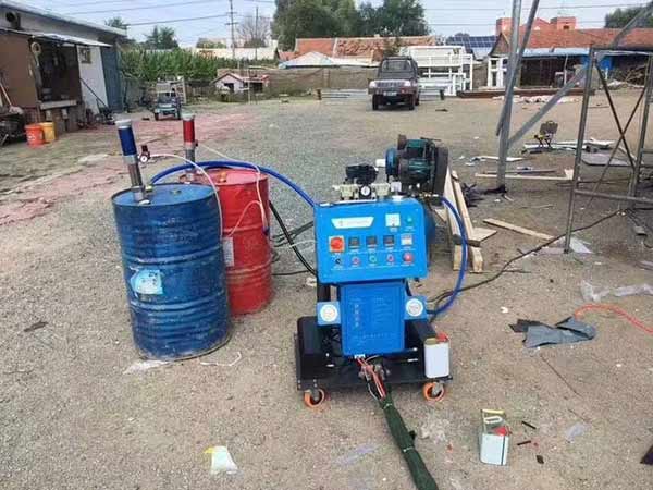 北京聚氨酯噴涂機(jī)養(yǎng)殖場(chǎng)保溫施工